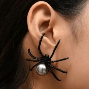 SPIDER PEARL BLACK DIAMOND EARRINGS